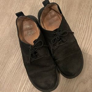 Handmade artsy Korean shoes